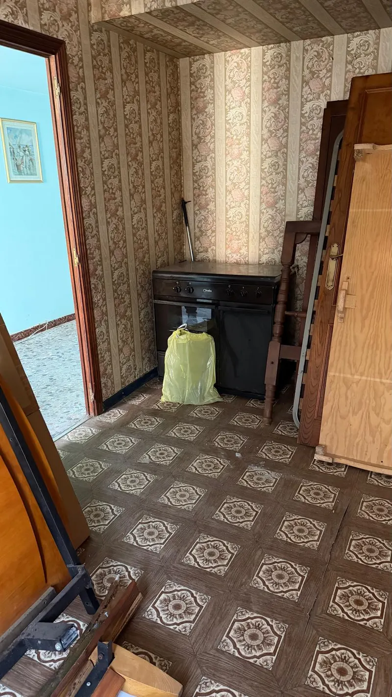 Fachada de la casa con finca en venta en Arteixo