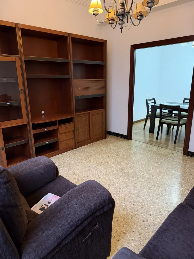 Salón luminoso del piso en venta en Avenida Finisterre