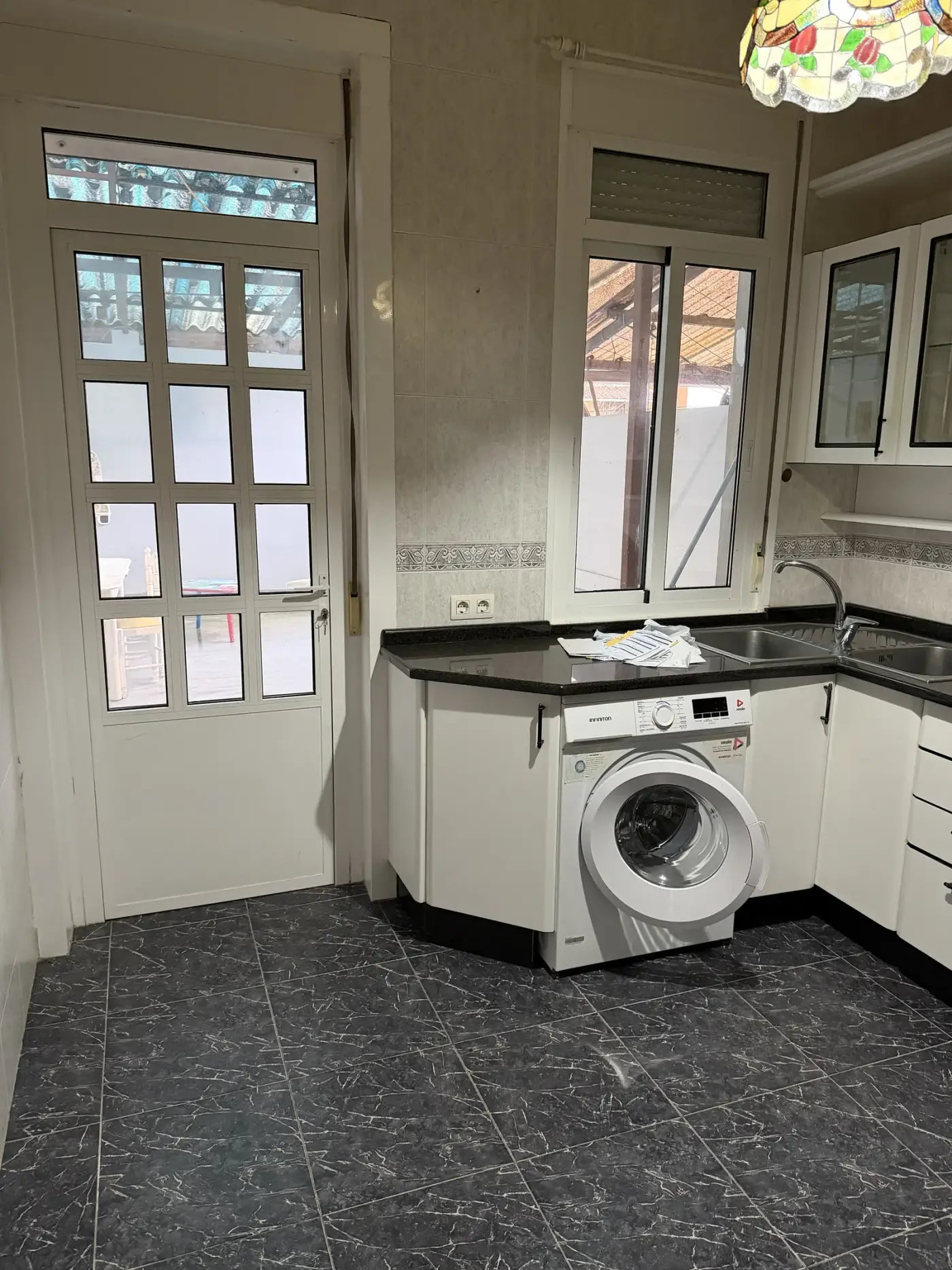 Cocina amueblada del piso