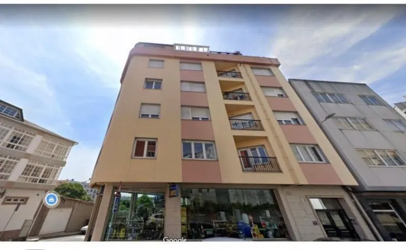 Edificio del piso diáfano en venta en Rúa Muiño 73, Carballo