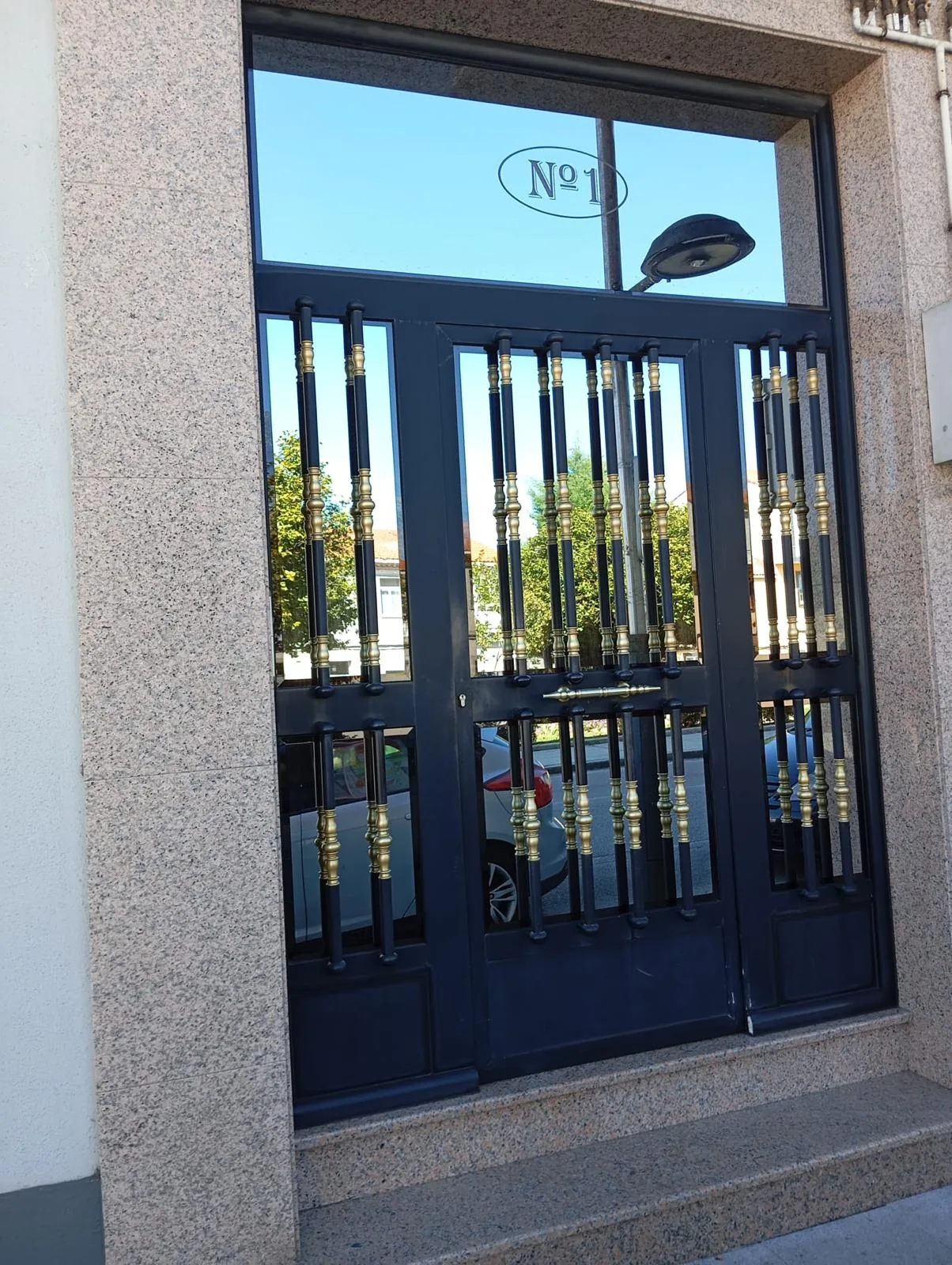 Piso reformado en venta en Santa Comba